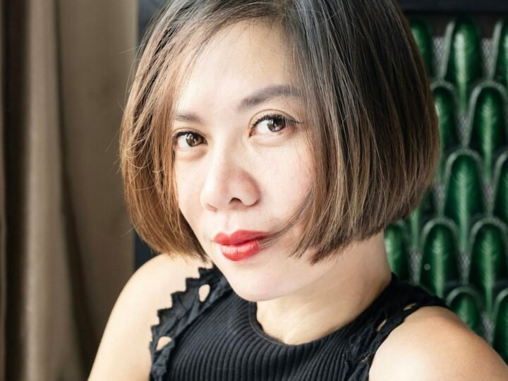 Short polished bob haircut with a simple wearable shape and natural movement